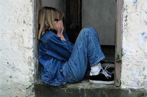 Child Sitting, Jeans, In The Door, Cry