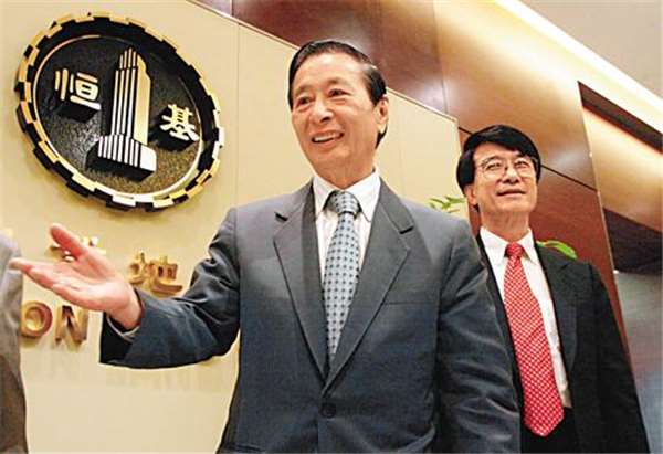 只要老公爱,公公疼,就算被称「豪门生子机器」,生多少小孩都不累!